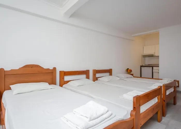 Mike's Daire Naxos City