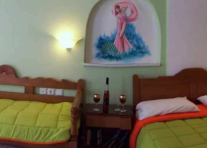 Mike's Daire Naxos City