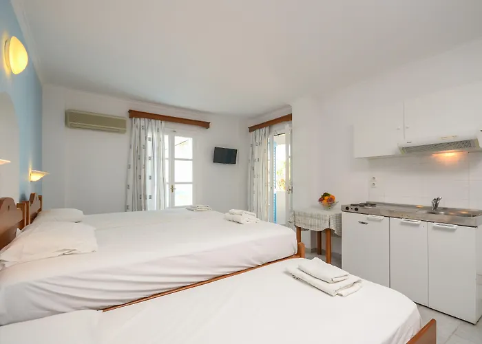 Mike's Daire Naxos City