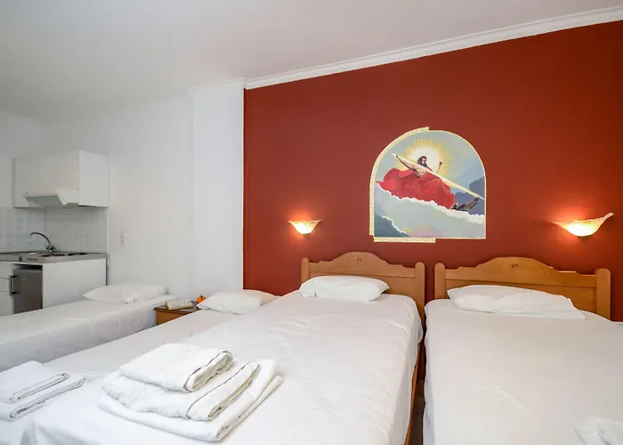 Mike's Daire Naxos City